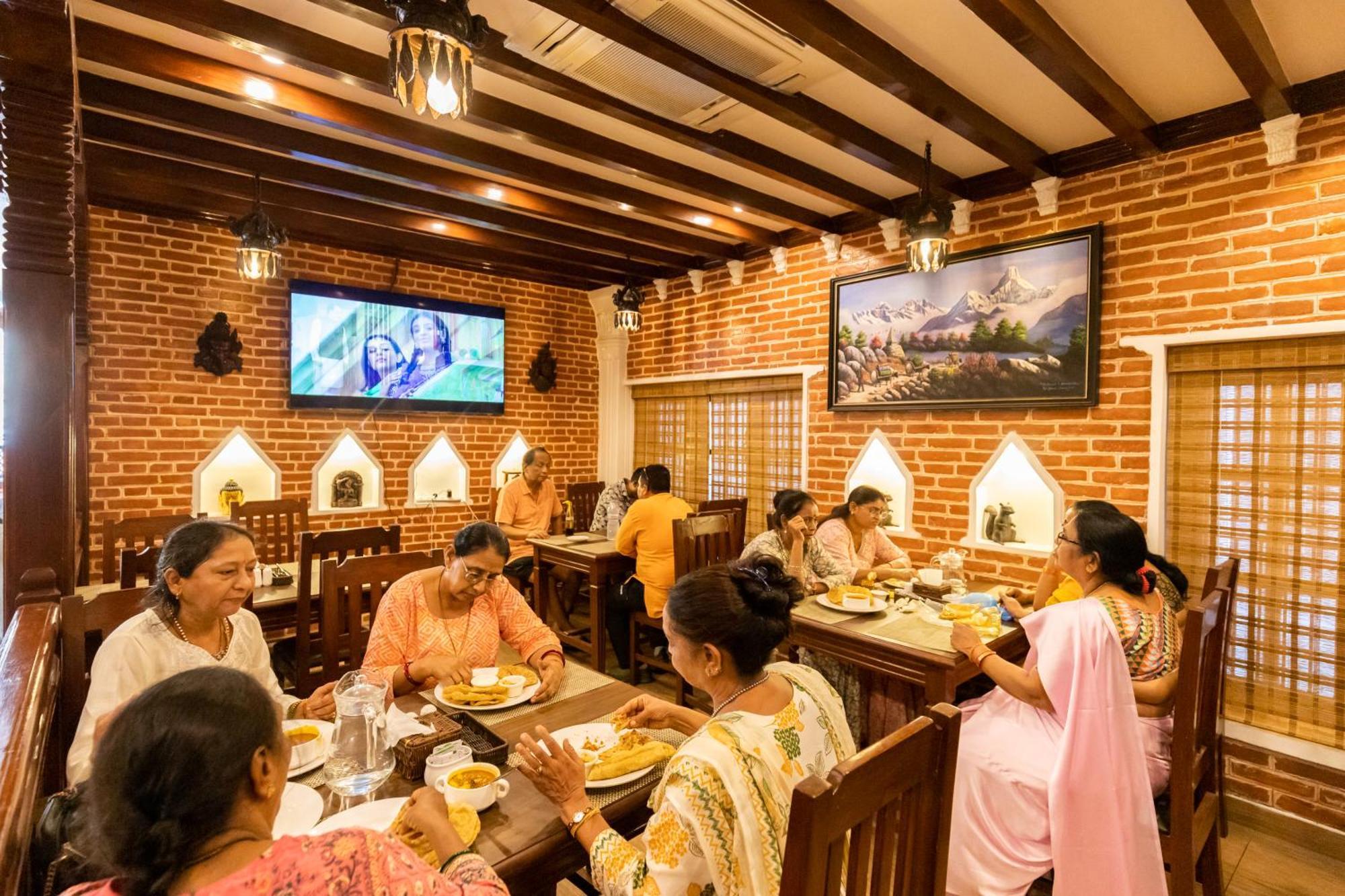 Airport Himalaya Boutique Hotel Kathmandu Exterior foto